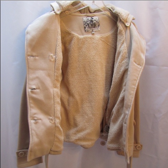 Coat - Picture 5 of 7